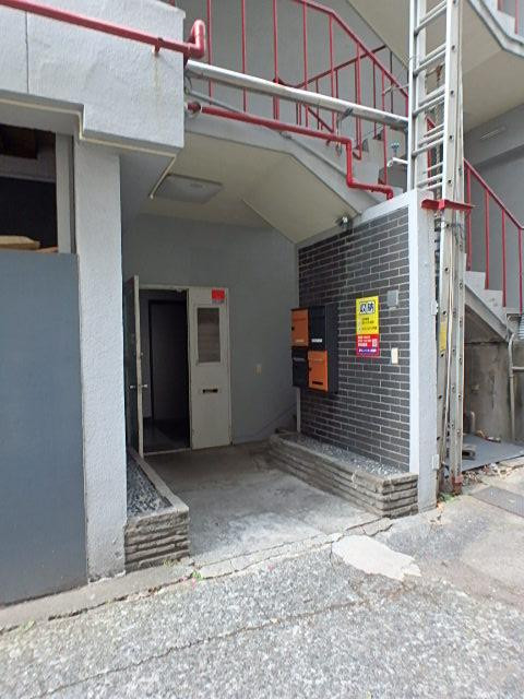 寿ビルエントランス②