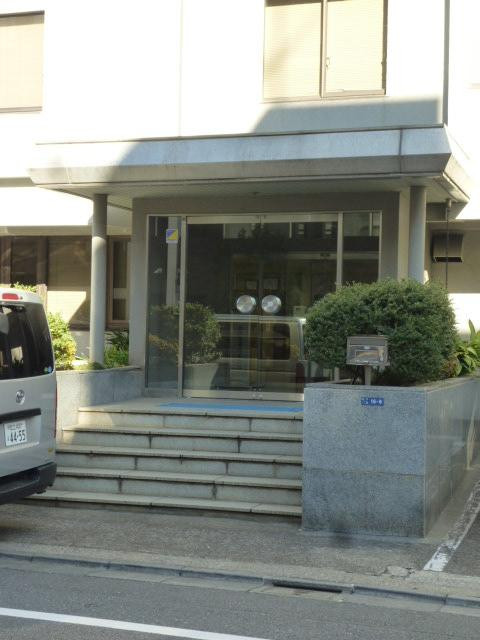 鯨岡第１ビルエントランス①