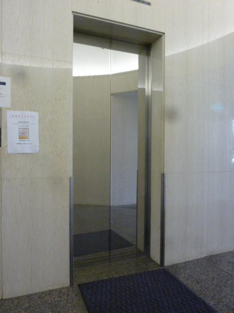 ホール②