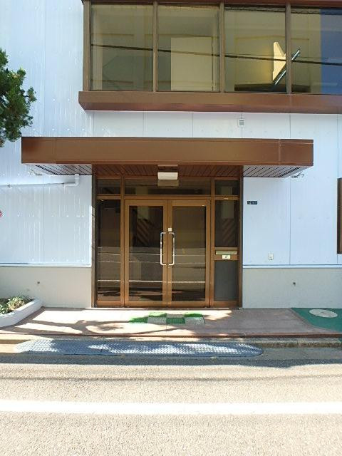 第４アート・ビルエントランス②