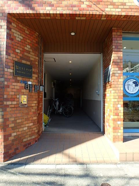 安田ビルエントランス①