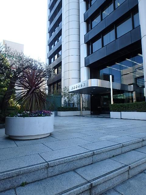 東京原木会館ビルエントランス①