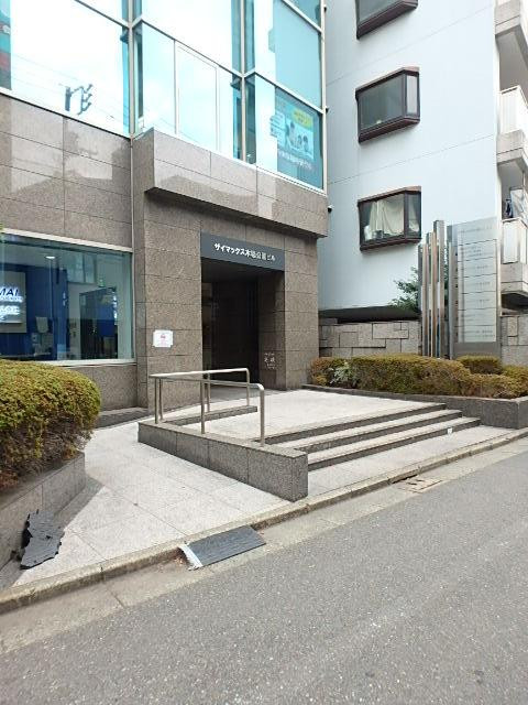 エントランス①
