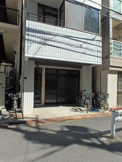 舩田ビルエントランス①