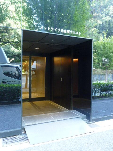 元赤坂イーストエントランス①