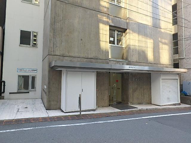 知性ビルエントランス①