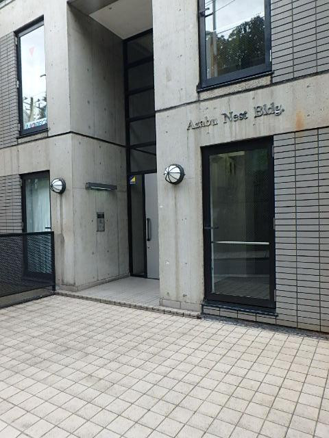 麻布ネストビルエントランス①