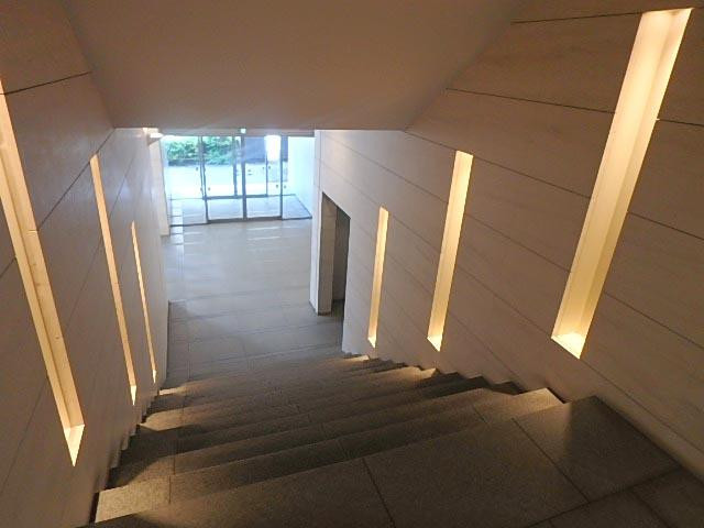 ホール③