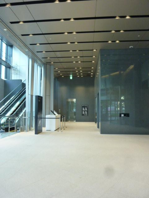 ホール①