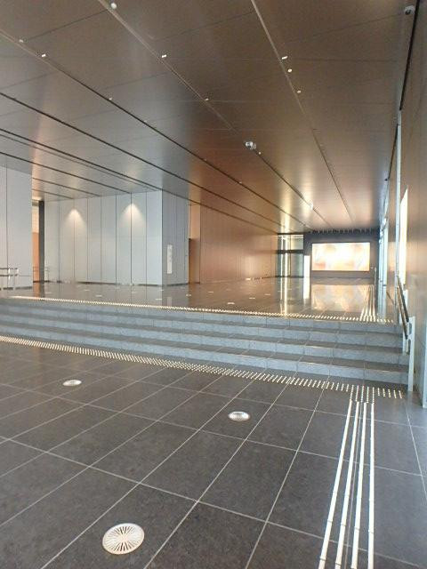 ホール①