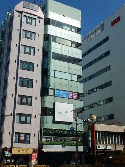 財界二世学院ビル外観②
