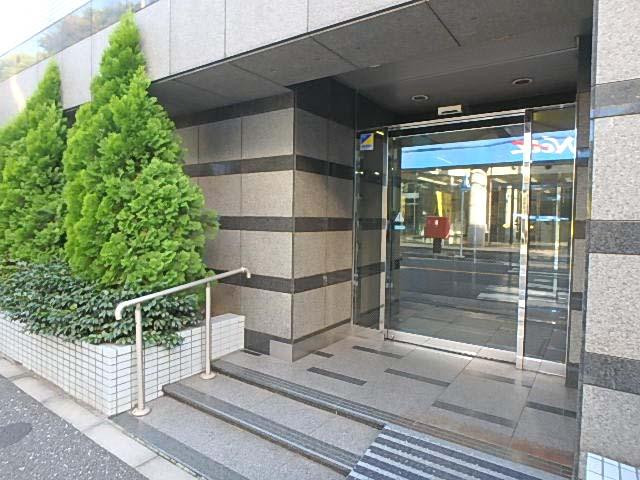 三田プラザビルエントランス①