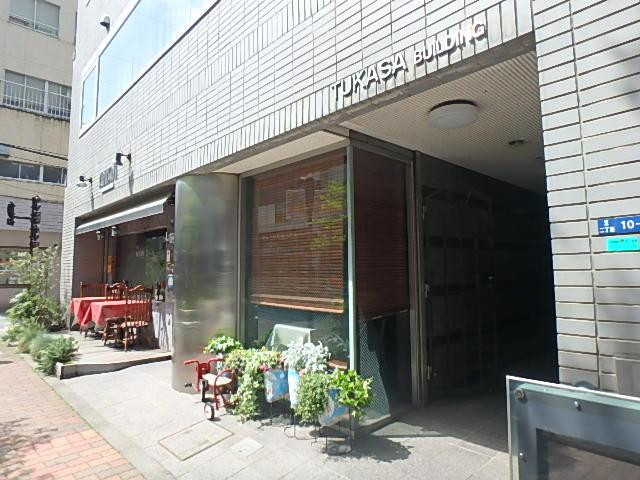 司ビルエントランス①