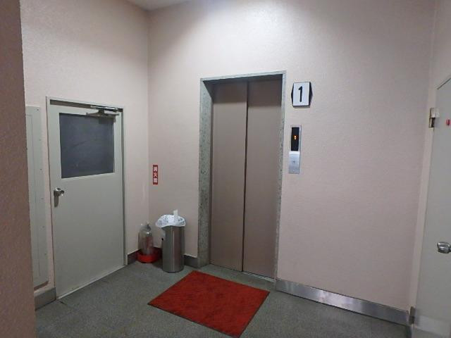 西山ビルホール②