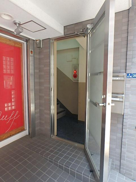 奥山ビルエントランス①