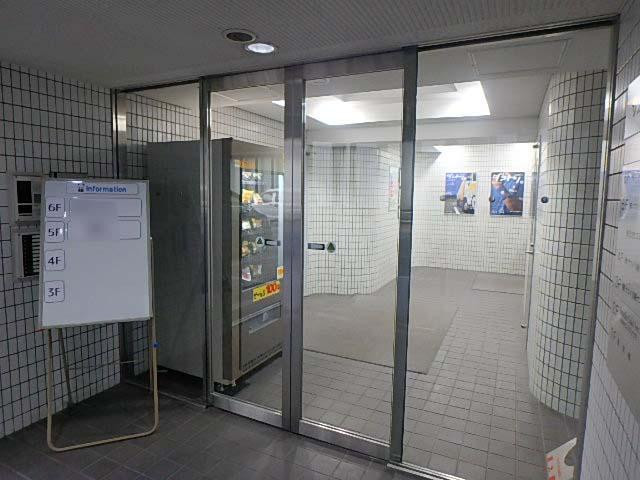 サカイ第２ビルエントランス④