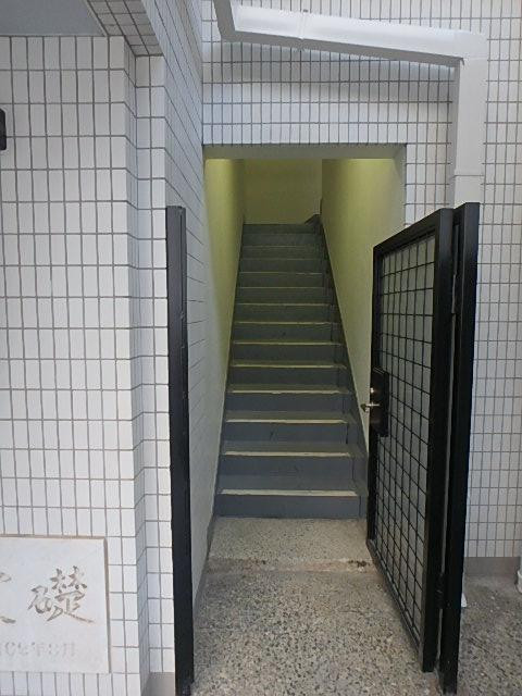 サカイ第２ビルエントランス③