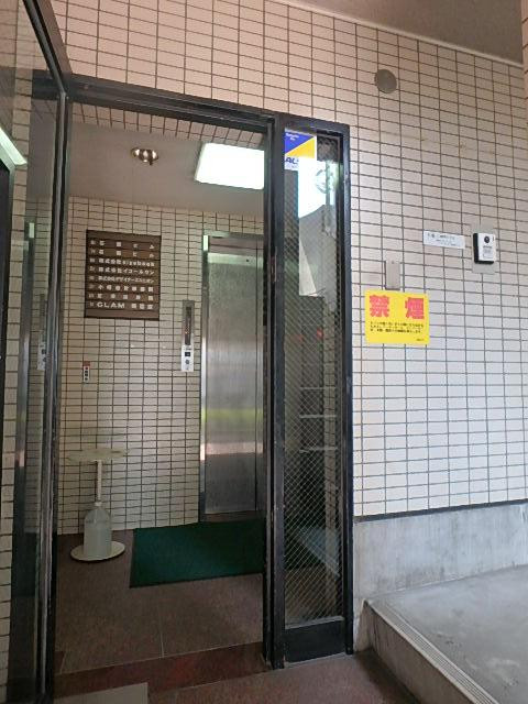 石阪ビルエントランス③