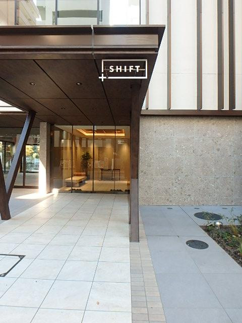 ＋ＳＨＩＦＴ　ＴＡＭＡＣＨＩエントランス②