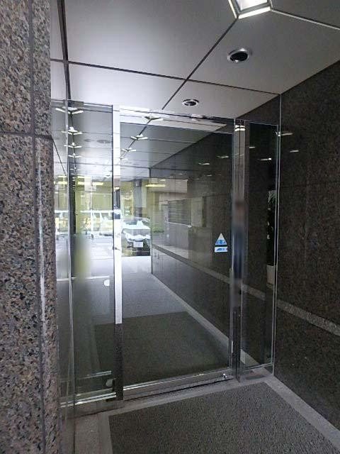 興和芝公園ビルエントランス③