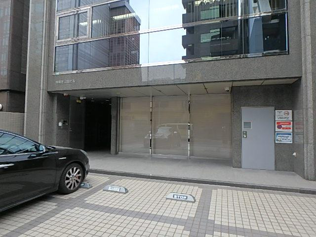 興和芝公園ビルエントランス①