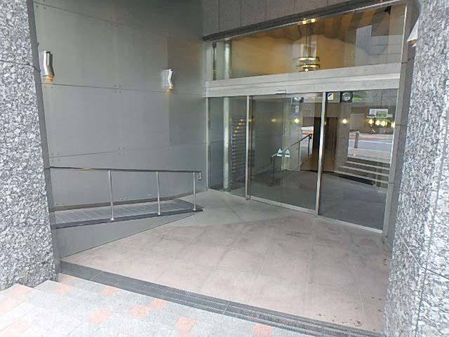 花井ビルエントランス①