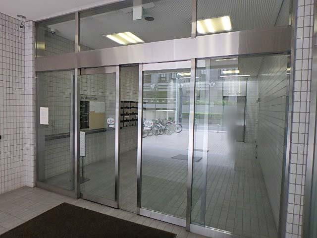 苔香園ビルエントランス①