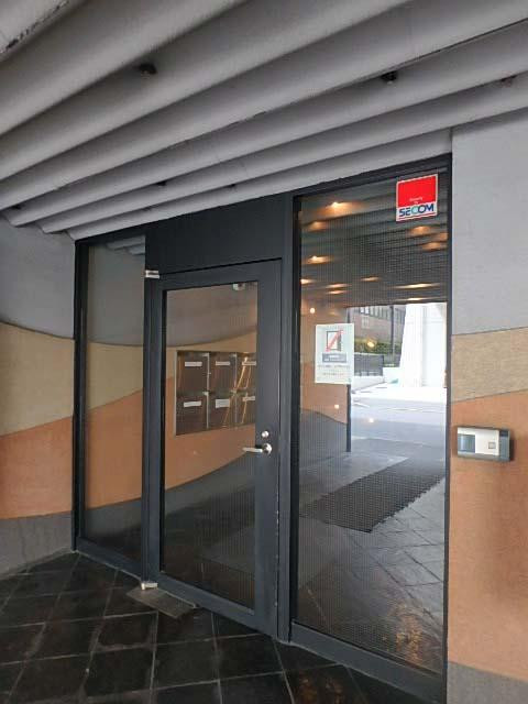 芝ロイヤービルエントランス②
