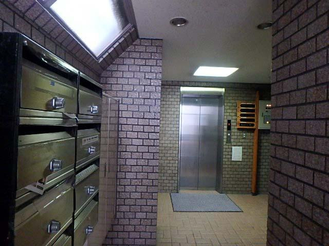 共生ビル別館ホール①