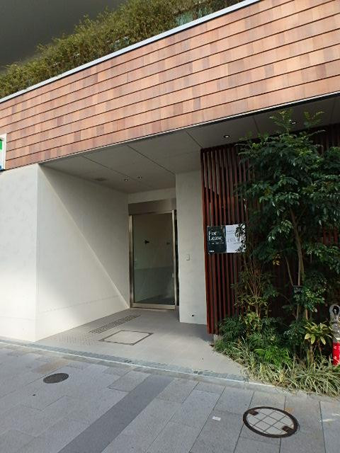 エントランス①