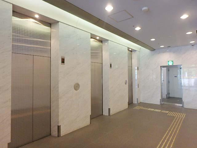Ａ－ＰＬＡＣＥ新橋ホール②
