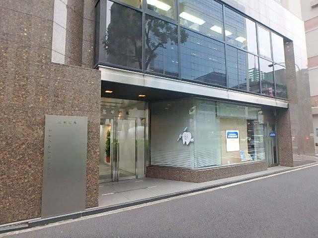 三栄ビルエントランス①