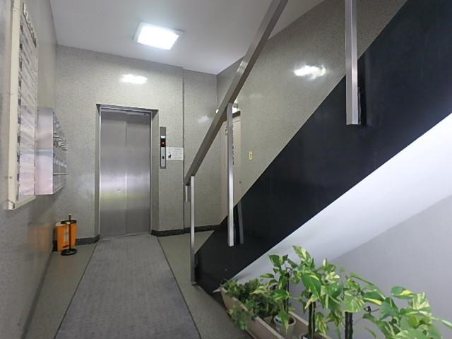 新倉ビルホール①