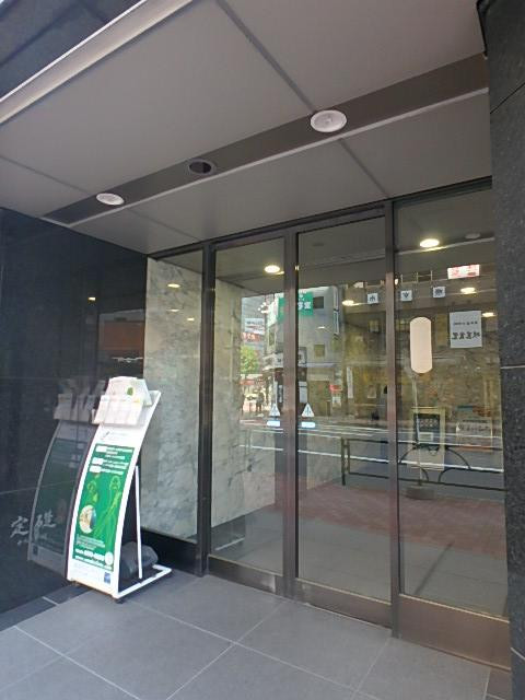 新橋マリンビルエントランス②