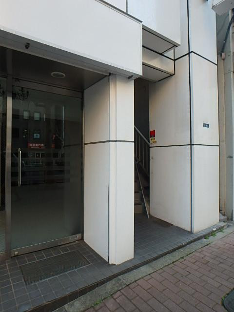新橋アオヤギビルエントランス③