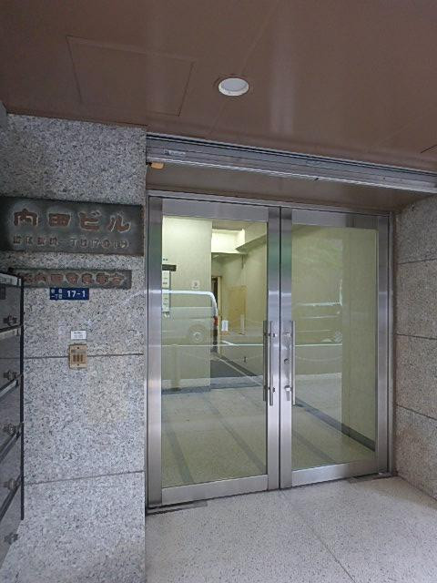 新橋内田ビルエントランス②