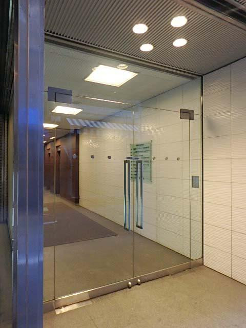 りそな新橋ビルエントランス③