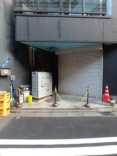 新橋３丁目ビルエントランス③