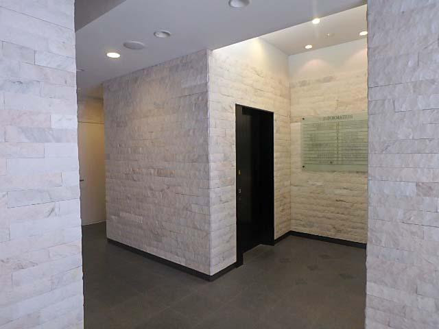 御成門小田急ビルエントランス②