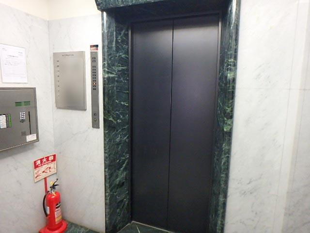 西新橋ビルホール①