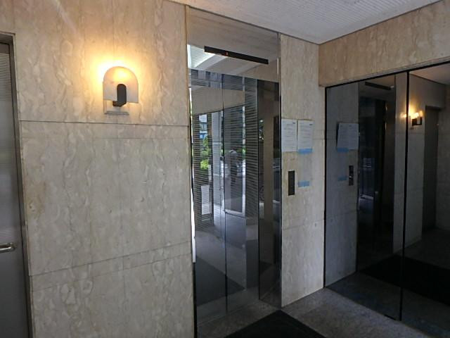 ホール①