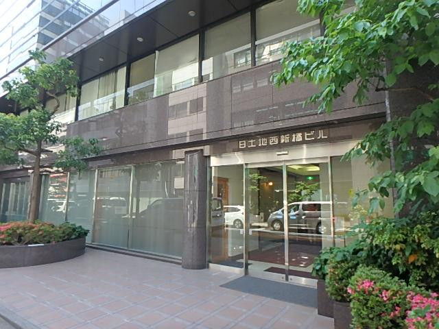 日土地西新橋ビルエントランス①