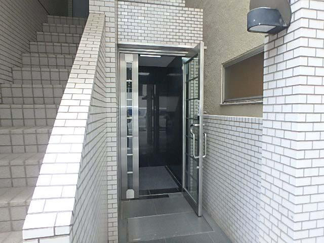 メディコ西新橋ビルエントランス②