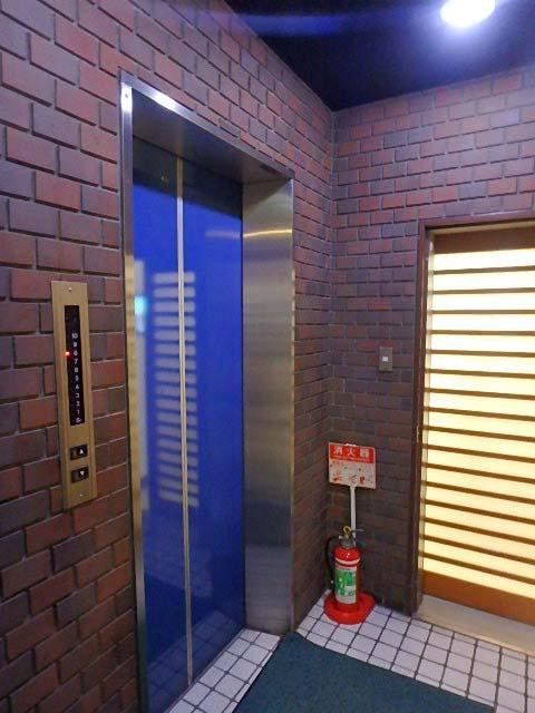 丸万１号館ホール①