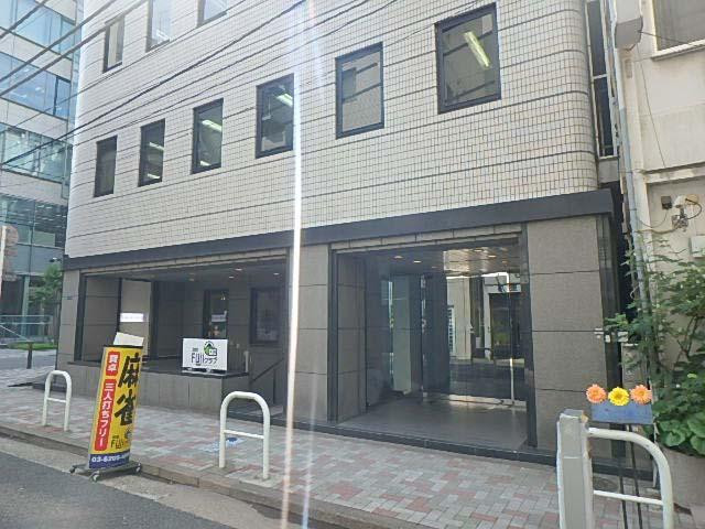 登栄西新橋ビルエントランス①