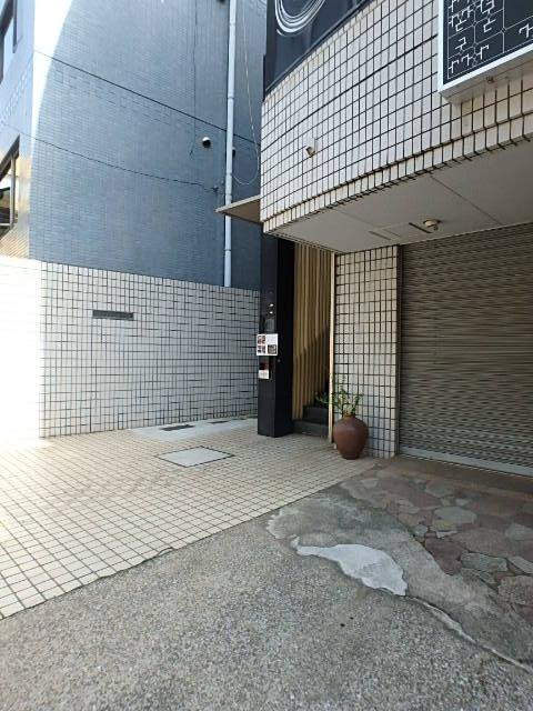 霞ハイツエントランス①