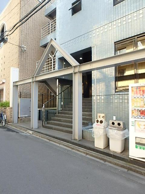 トリニティビルエントランス①