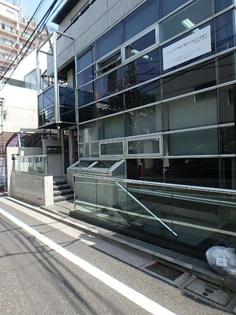 カーサ西麻布エントランス①