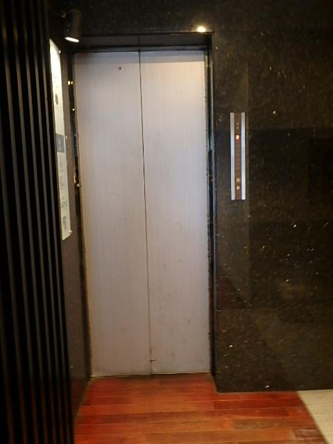西麻布紀伊国屋ビルホール②
