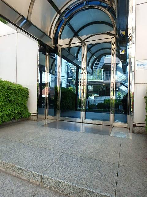 麻布ウエストビルエントランス②